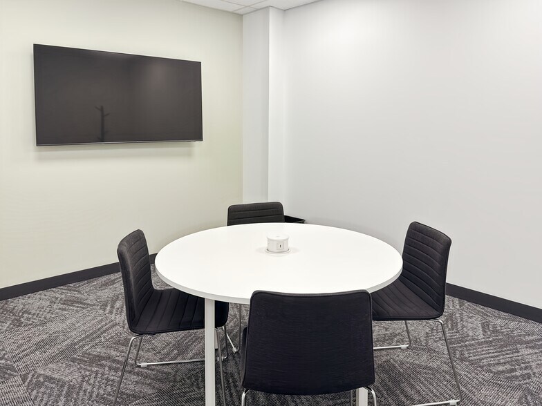 More Photos Of 1058 N Higley Rd, Mesa Coworking Space