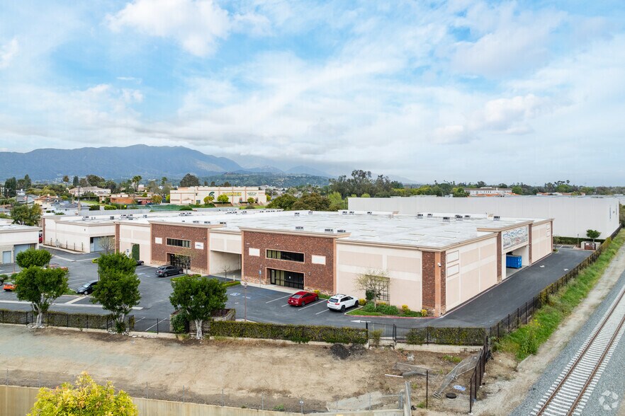 More Photos Of 920-968 W Palomares Ave, La Verne Warehouse For Lease