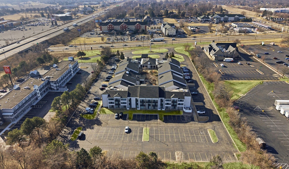 More Photos Of 7676 East State St, Rockford Hotel For Sale