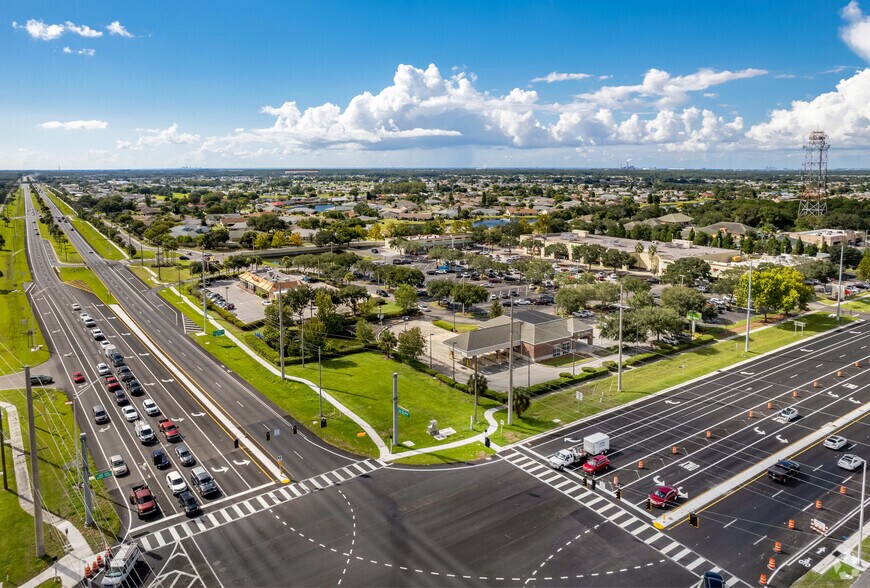 More Photos Of 4824-4886 Sun City Center Blvd, Sun City Center General Retail For Lease