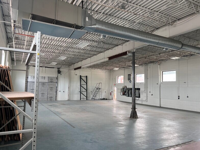 More Photos Of 95 Main St, South Portland Warehouse For Sale