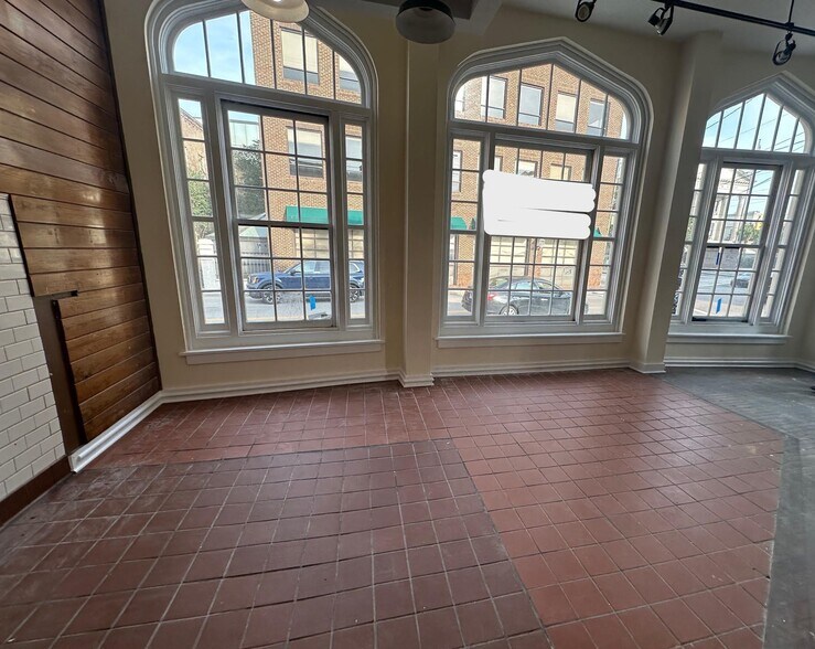 More Photos Of 32 N Market St, Charleston Storefront For Lease