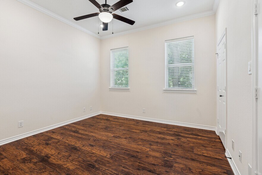 More Photos Of 1101 N Locust St, Denton Apartments For Sale