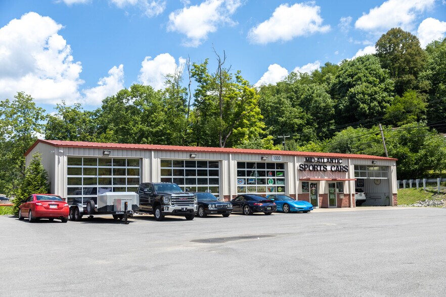 More Photos Of 700 Business Park Dr, Morgantown Showroom For Lease