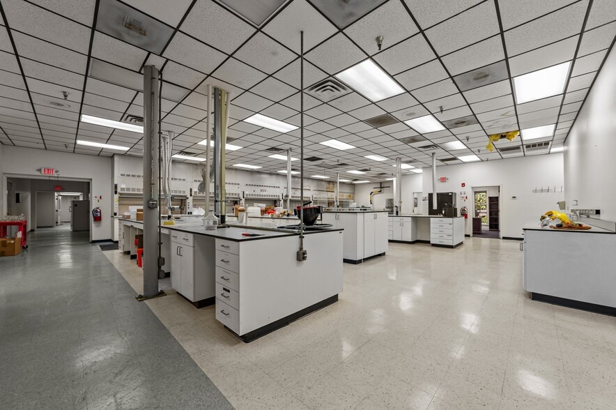 More Photos Of 2107 Black Creek Rd SE, Wilson Warehouse For Lease