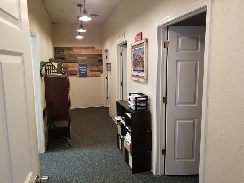 More Photos Of 3100-3102 S 24th St, Kansas City Storefront Retail Office For Lease