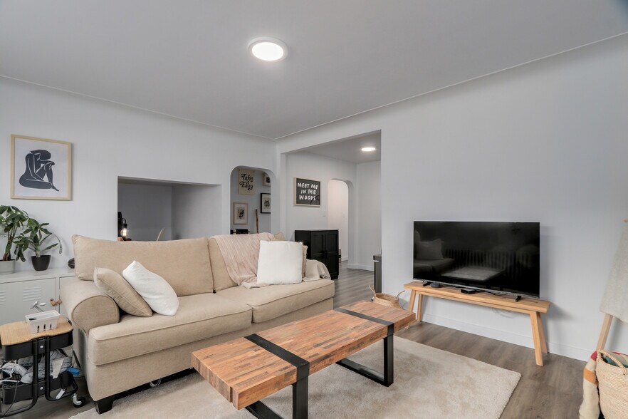 More Photos Of 3755 Cambie St, Vancouver Apartments For Sale