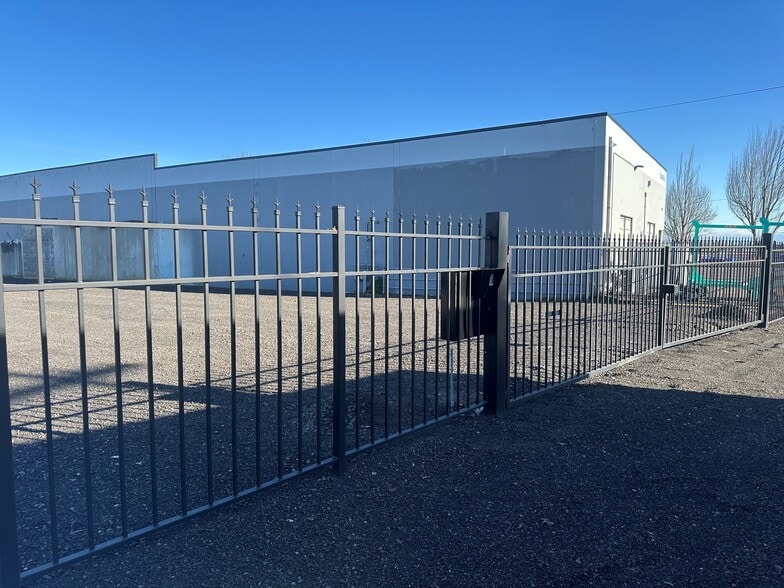 More Photos Of 3931 Columbia Blvd, Portland Land For Lease