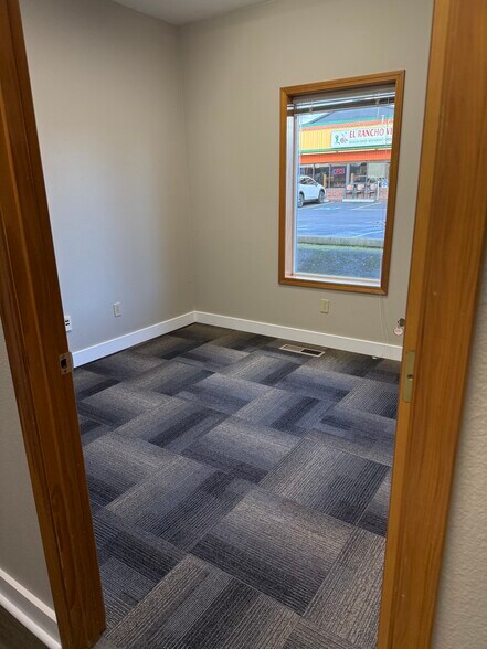 More Photos Of 105 W Main St, Battle Ground Loft Creative Space For Sale
