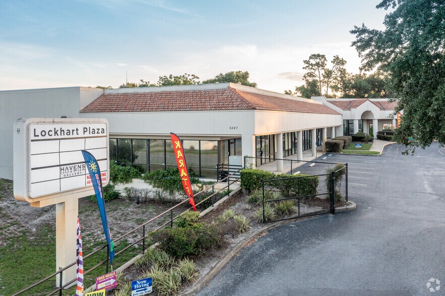 6827 N Orange Blossom Trl, Orlando, FL 32810 Storefront Retail Office