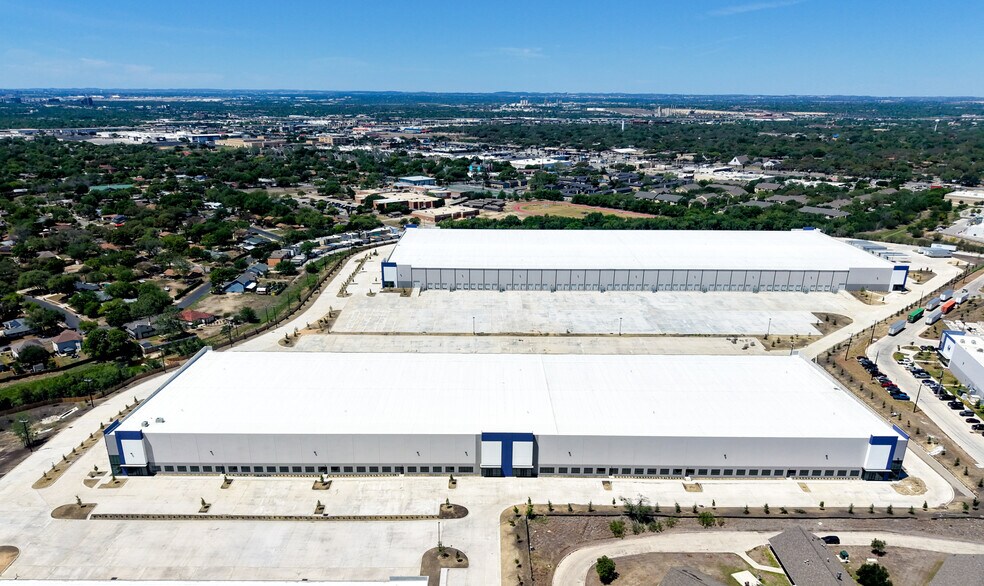 More Photos Of 5327 Eisenhauer Rd, San Antonio Unknown For Lease