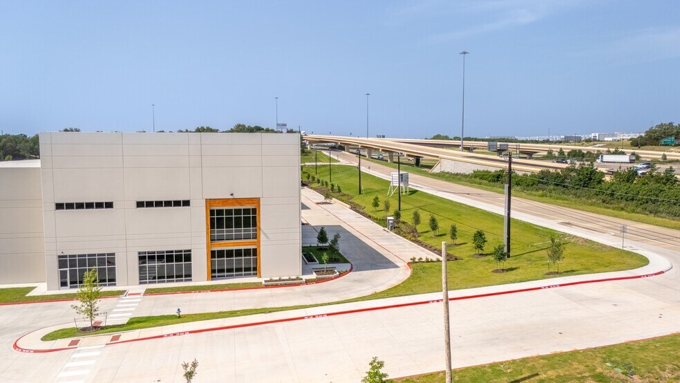 More Photos Of 3000 N-IH 35 NB, Georgetown Unknown For Lease