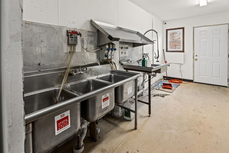More Photos Of 1162 School St, Percy Restaurant For Sale