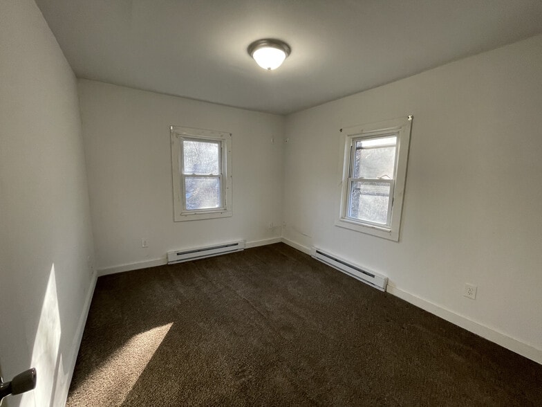 More Photos Of 13 US Highway 206 S, Sandyston Storefront Retail Residential For Sale