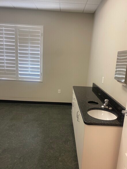 More Photos Of 2717 N Highway 89, Pleasant View Medical For Sale