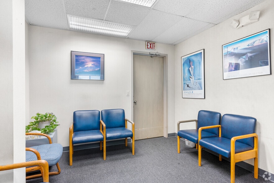 More Photos Of 2900 Main St, Stratford Medical For Sale