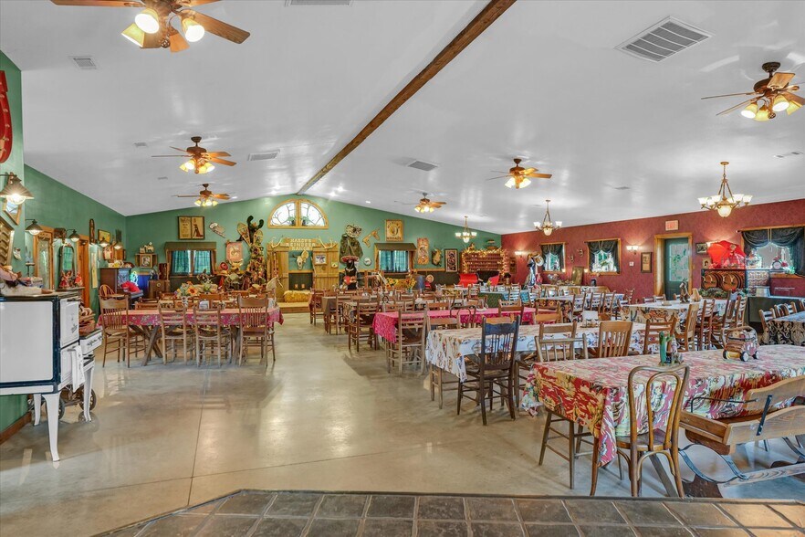 More Photos Of 1356 County Road 2900 N, Rantoul Specialty For Sale