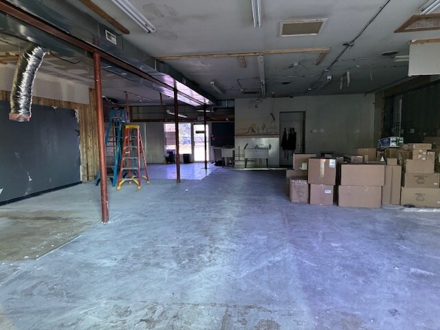 More Photos Of 2540-2550 45th St, Highland General Retail For Lease