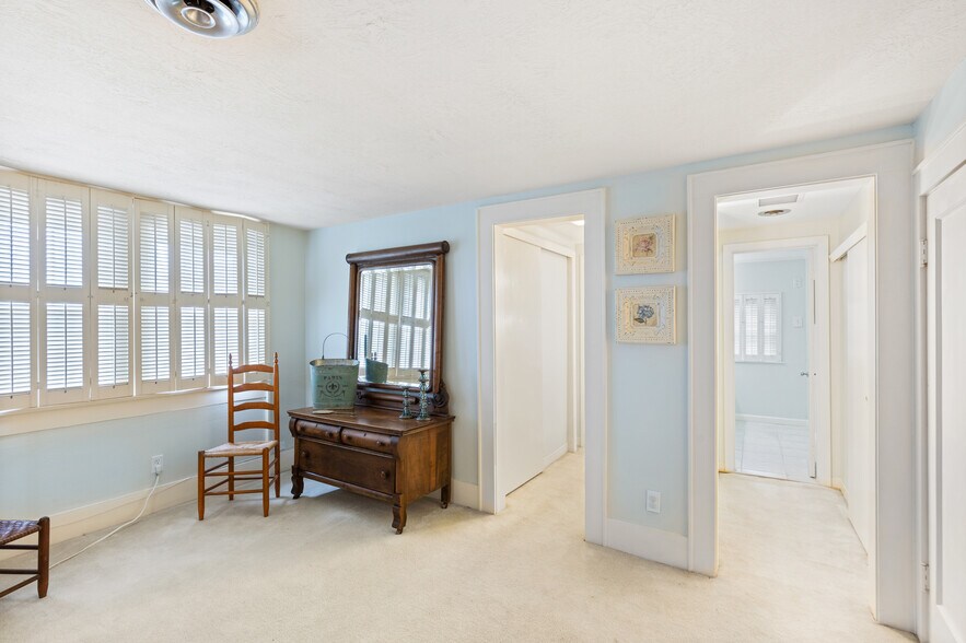 More Photos Of 53447 Highway 290, Hempstead Specialty For Sale