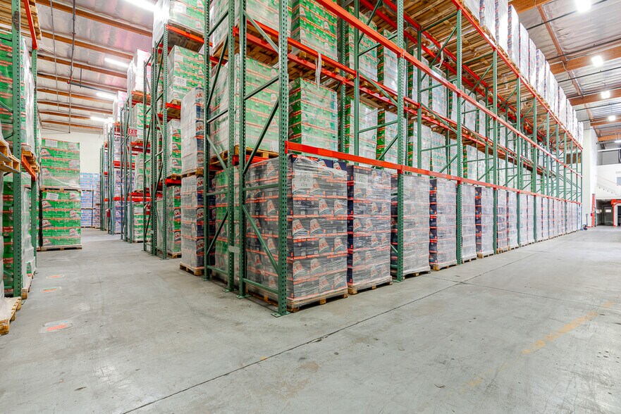 More Photos Of 9142 Independence Ave, Chatsworth Manufacturing For Sale