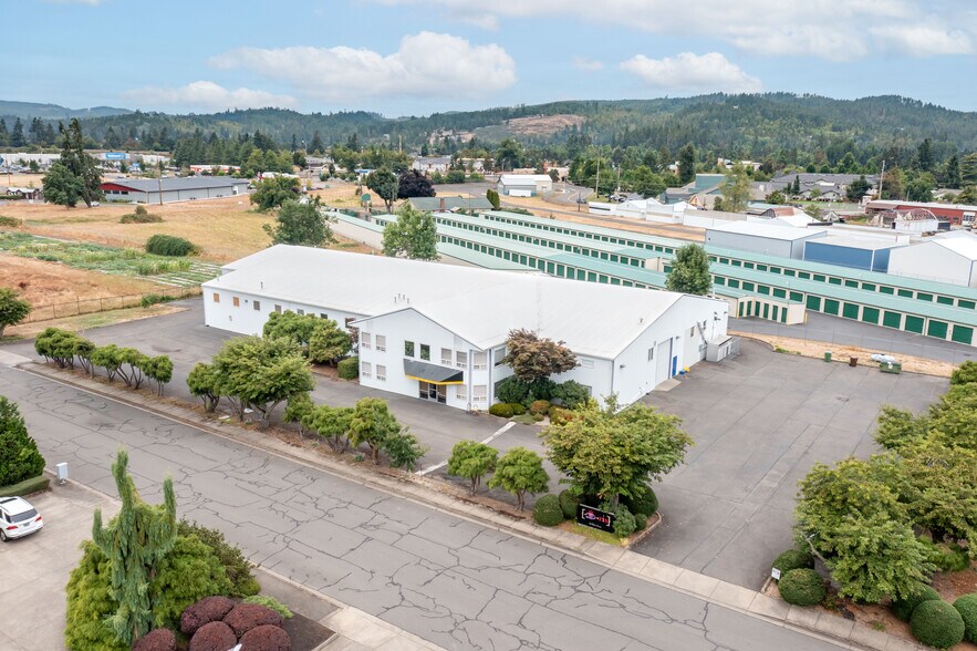 More Photos Of 195 Palmer Ave, Cottage Grove Manufacturing For Sale