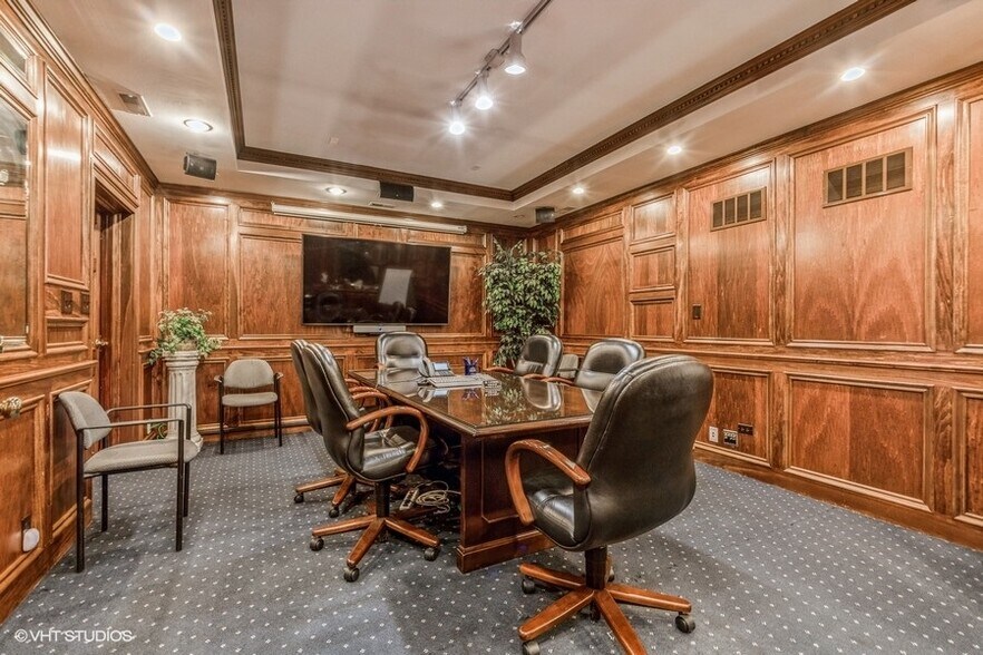 More Photos Of 6500 W College Dr, Palos Heights Flex For Sale