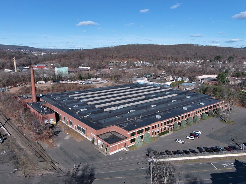 More Photos Of 50 Emmett St, Bristol Manufacturing For Lease