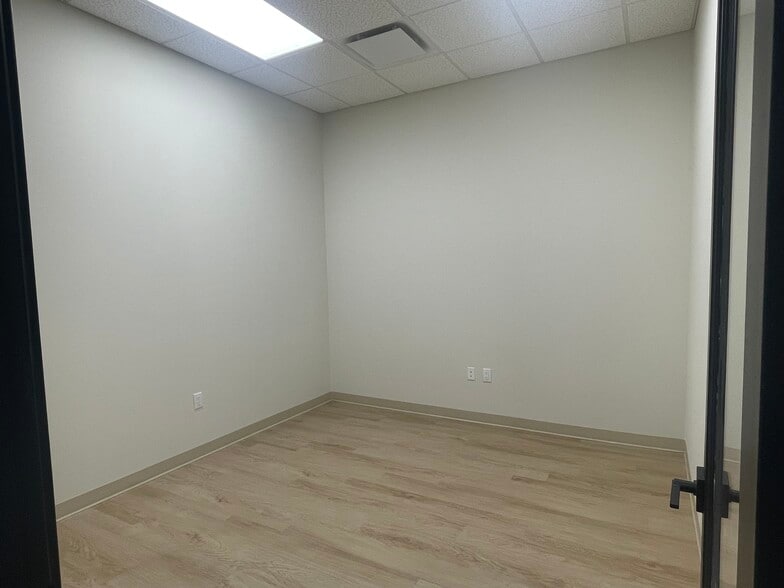 More Photos Of 3369 Argent Blvd, Ridgeland Office For Lease