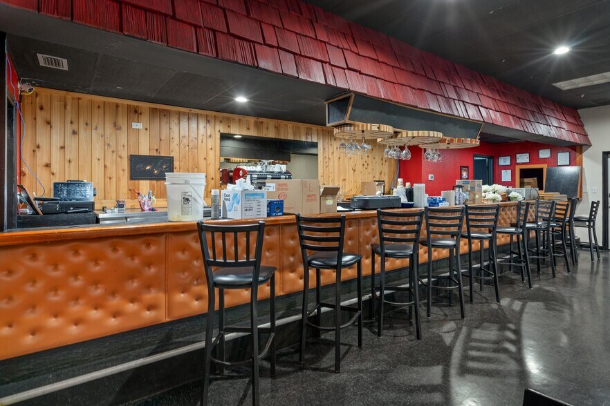 More Photos Of 299 E Gulf To Lake Hwy, Lecanto Storefront For Sale