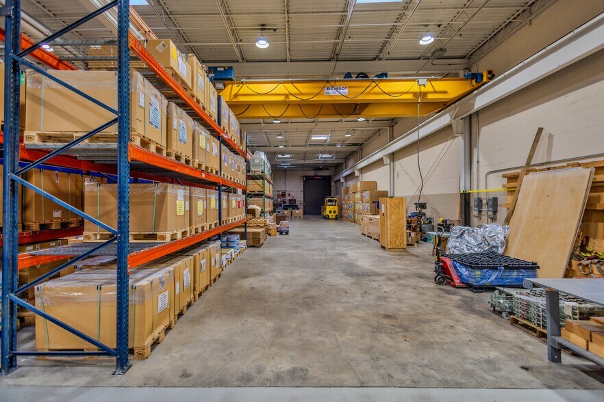 More Photos Of 1525 Holmes Rd, Elgin Industrial For Sale