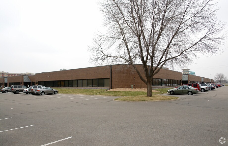 More Photos Of 1801 American Blvd E, Bloomington Research And Development For Sale