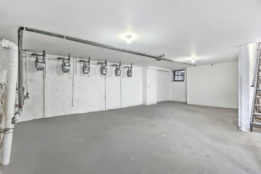 More Photos Of 53-11 Skillman Ave, Woodside Apartments For Sale