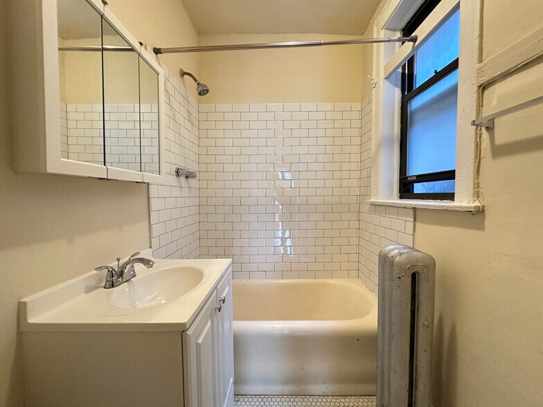 More Photos Of 736 E 81st St, Chicago Apartments For Sale