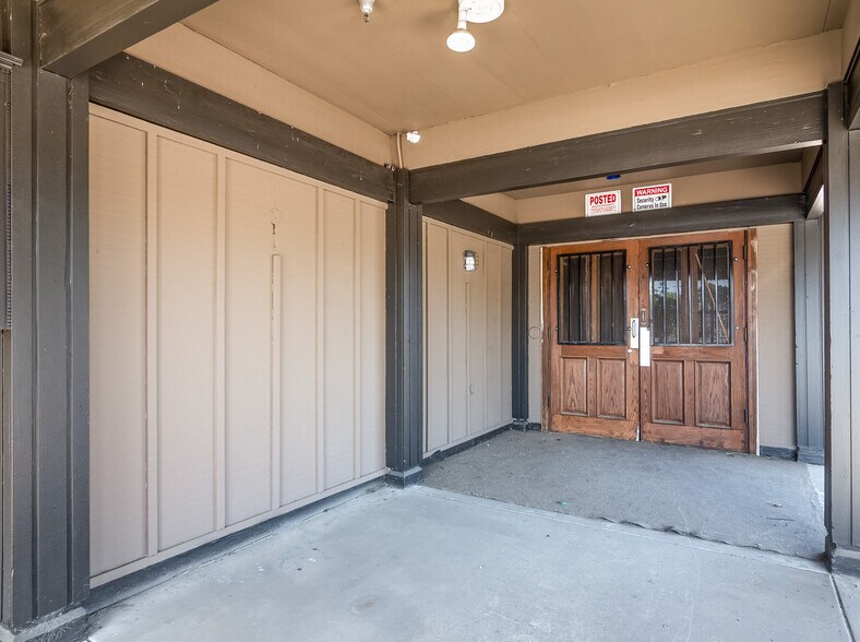 More Photos Of 2814 N Maroa Ave, Fresno General Retail For Sale