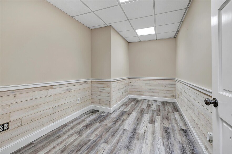 More Photos Of 657 Orange Center Rd, Orange Office For Sale