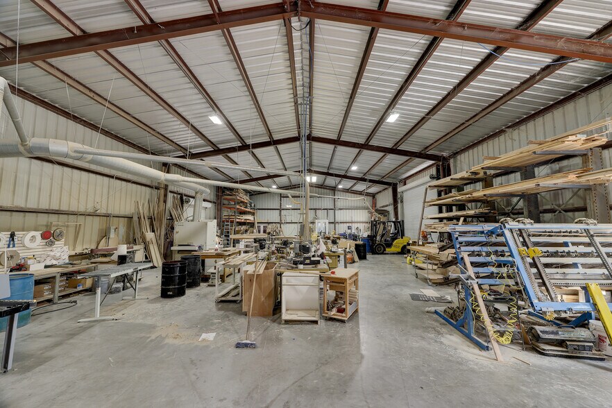 More Photos Of 13845 Boudreaux Rd, Tomball Manufacturing For Sale