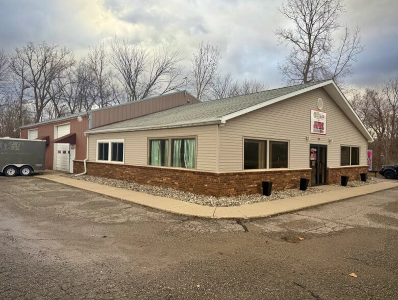 Primary Photo Of 207 E Kipp Rd, Mason Warehouse For Sale