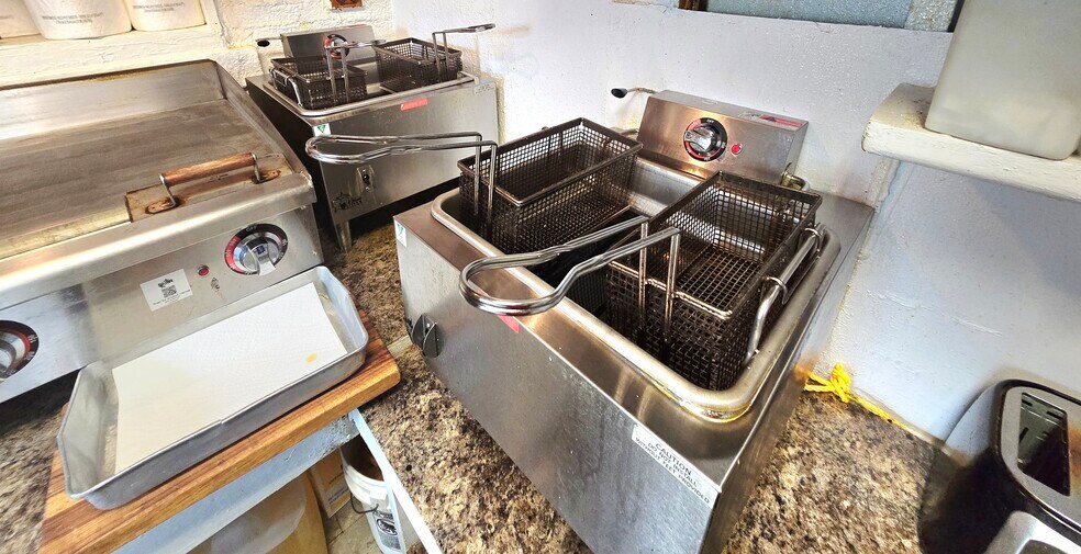 More Photos Of 301 Main St, Fairfax Fast Food For Sale