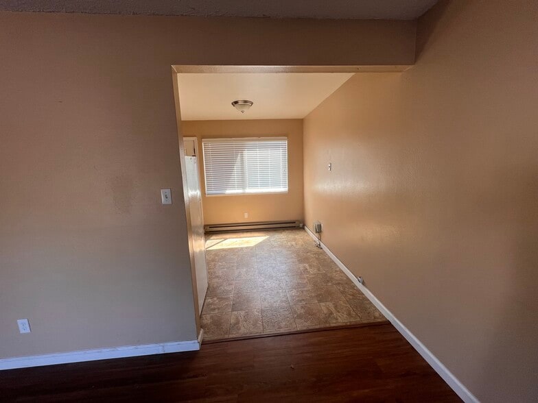 More Photos Of 271 Clay St E, Monmouth Apartments For Sale