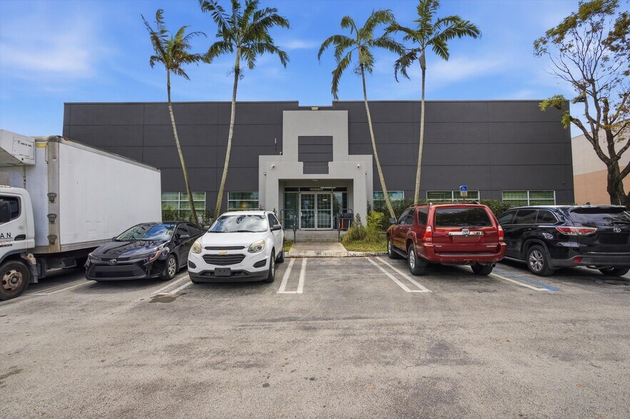 More Photos Of 10880 NW 30th St, Doral Warehouse For Sale