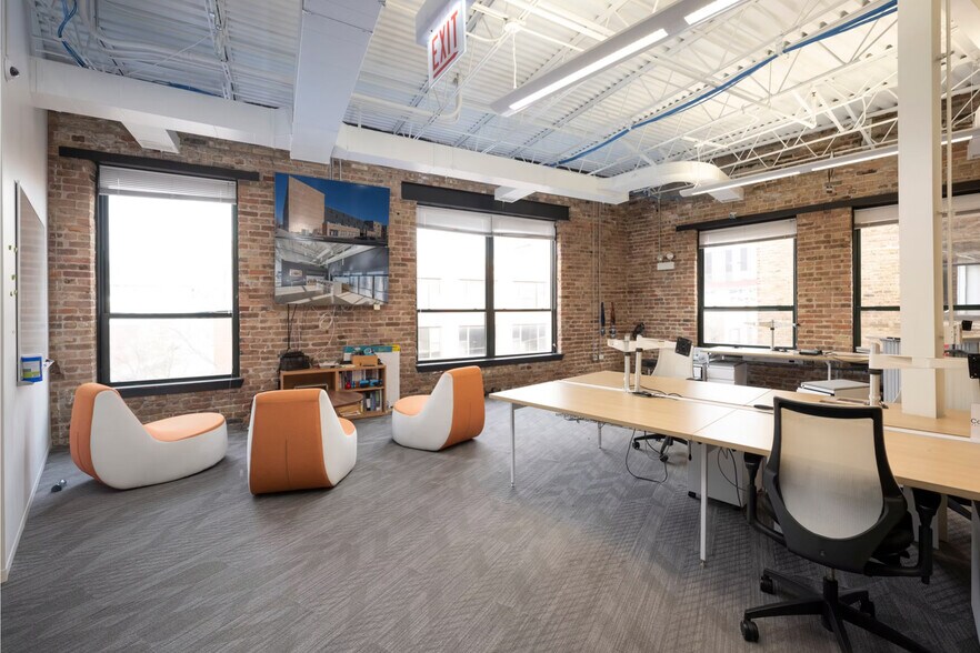 More Photos Of 1333 N Kingsbury St, Chicago Office For Lease