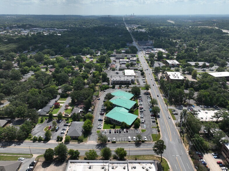 More Photos Of 10310 W Markham St, Little Rock Medical For Sale