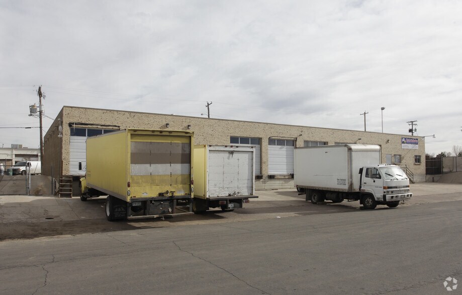 More Photos Of 3870 Niagara St, Denver Warehouse For Lease