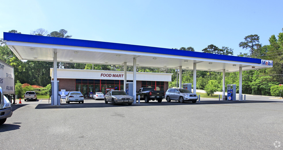 Primary Photo Of 2999 Jefferson St, Marianna Service Station For Lease