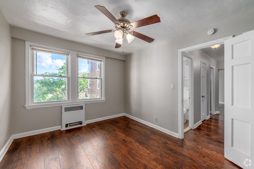 More Photos Of 12700 Shaker Blvd, Cleveland Apartments For Sale