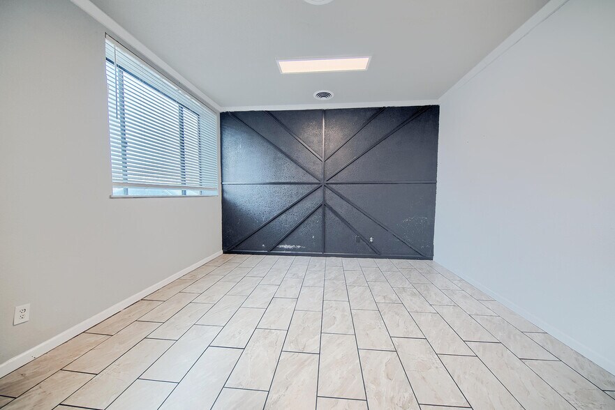 More Photos Of 33 E Magnolia St, Stockton Office For Lease