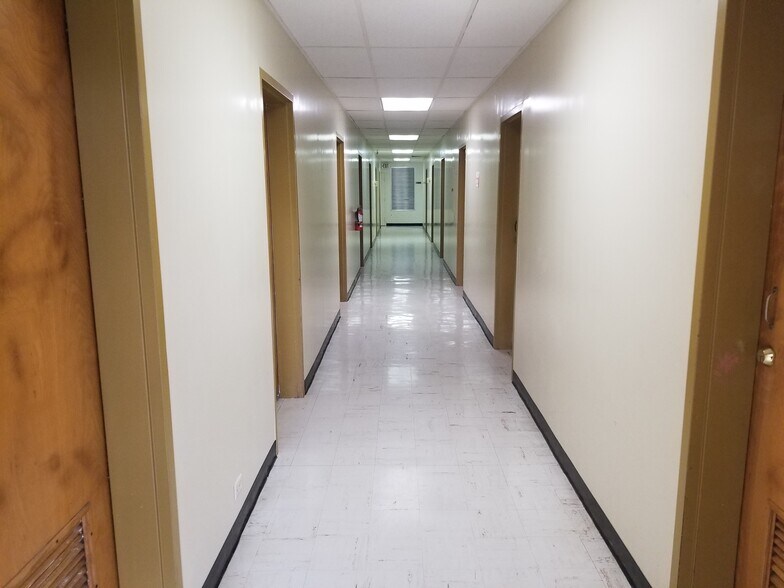 More Photos Of 121 Greenwich Rd, Charlotte Office For Lease