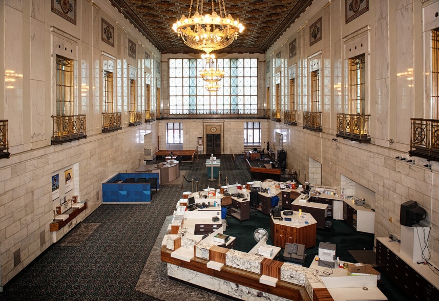 More Photos Of 6 W Federal St, Youngstown Office For Sale
