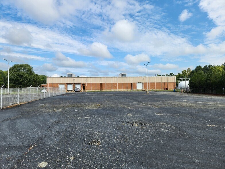 More Photos Of 400 Industrial Park Rd, Farmville Manufacturing For Sale