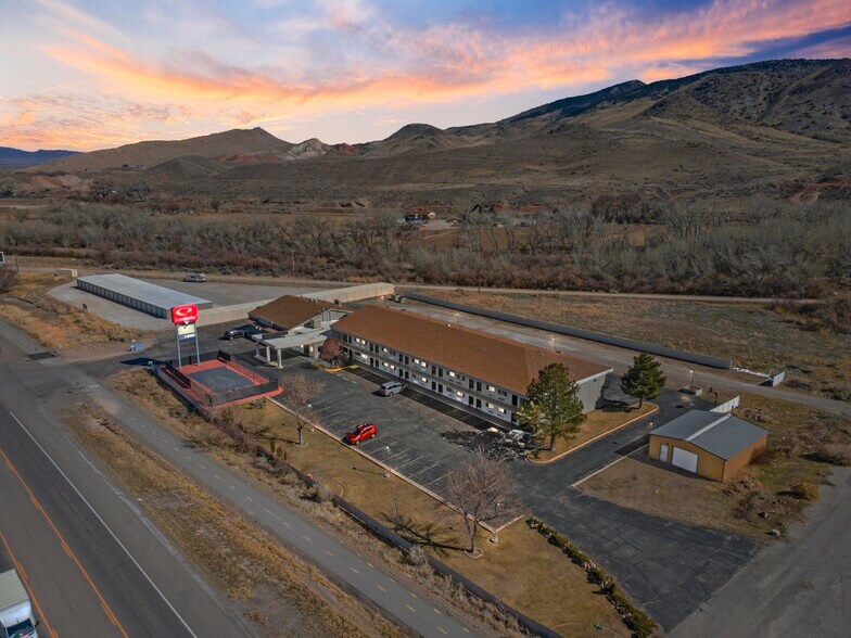 More Photos Of 1225 S State St, Salina Hotel For Sale